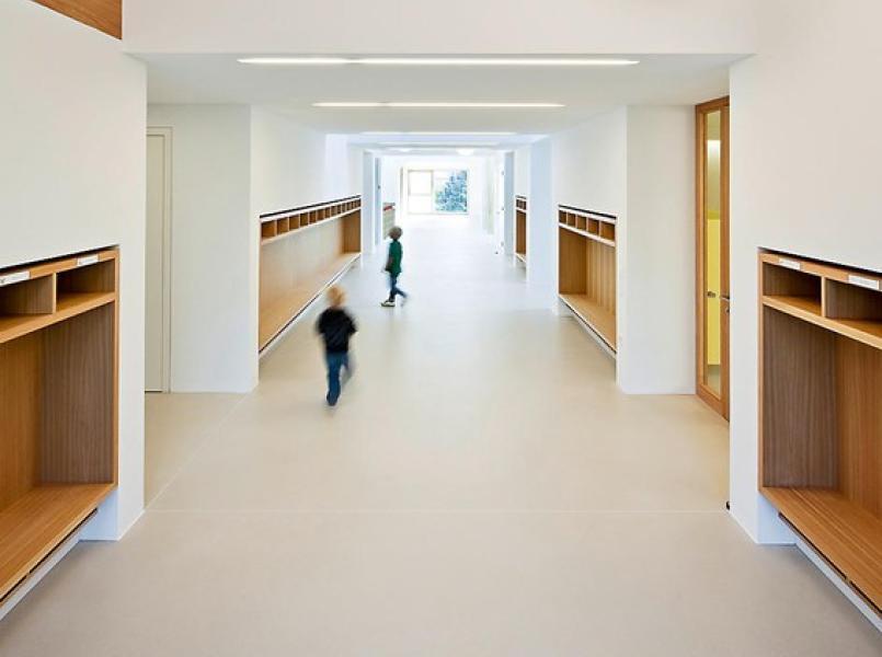 lino-corridor